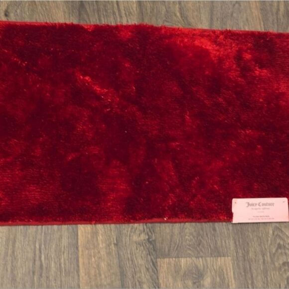 Juicy Couture Home Plush Bath Rug- Red - Picture 4 of 6